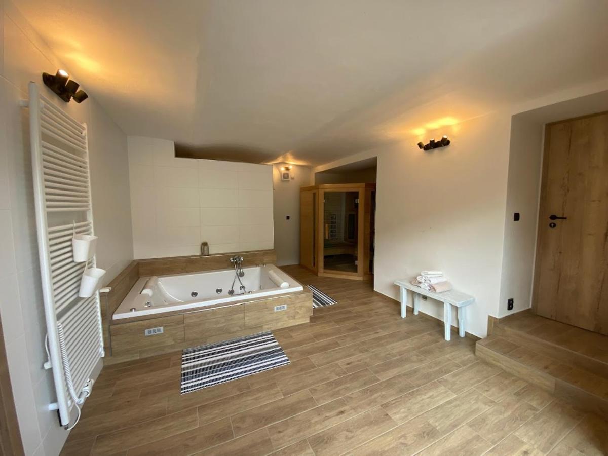 Ruzickuv Dvur Appartement Hranice  Buitenkant foto